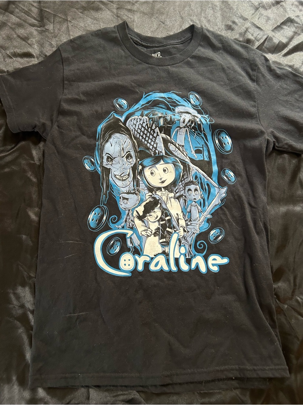 Coraline Graphic Tee in Black and Navy Blue